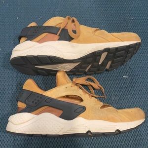 Nike Air Huarache in wheat colorway